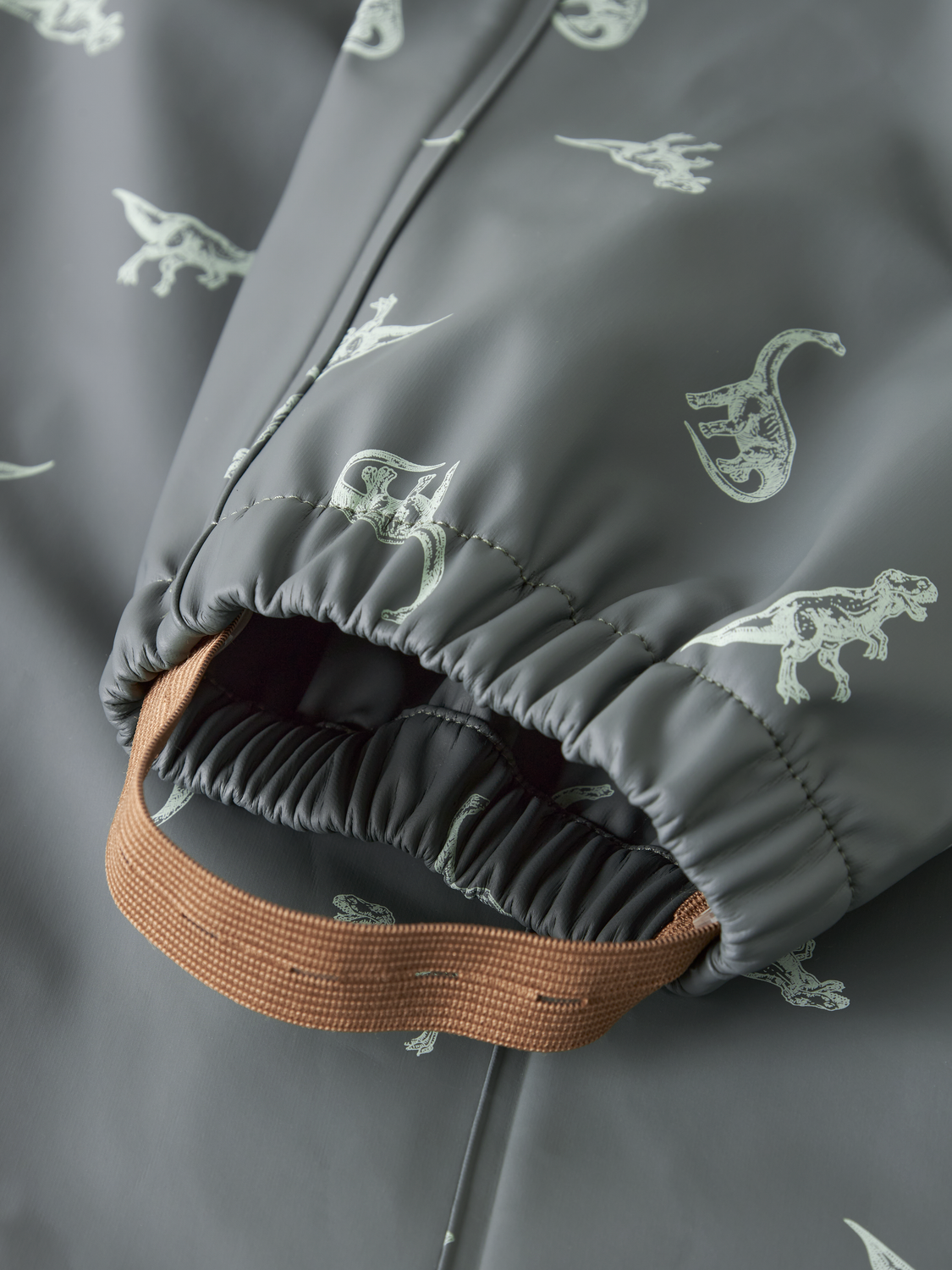 model_shot-front_full